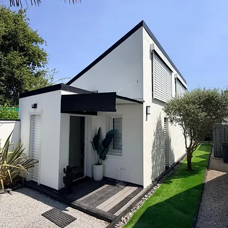 Little White House *
